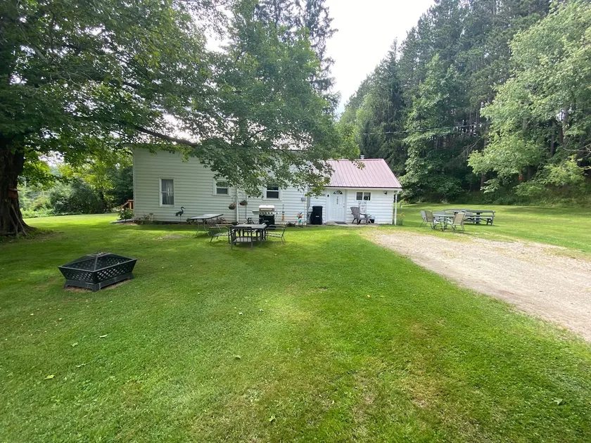 Rushford Lakeside Family Getaway - Image 1