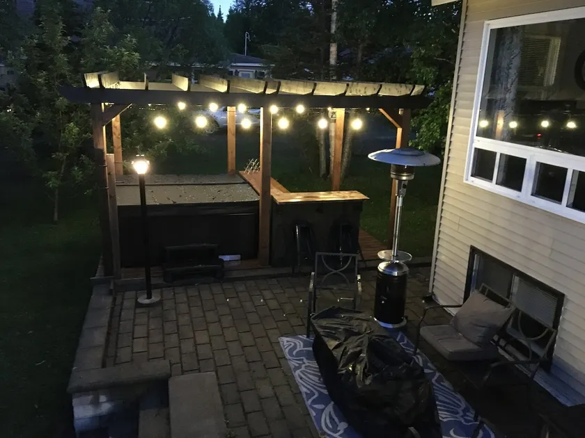 Spectacular 3-Bdrm Cottage w/ Hot Tub - Image 1