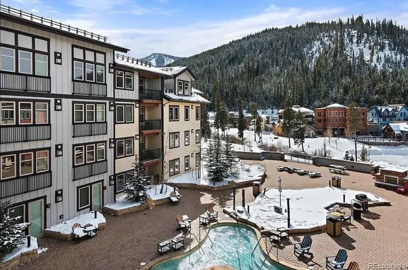 One Bdrm Condo Ski In / Ski Out, Hot Tub, Fire Pit - Image 1