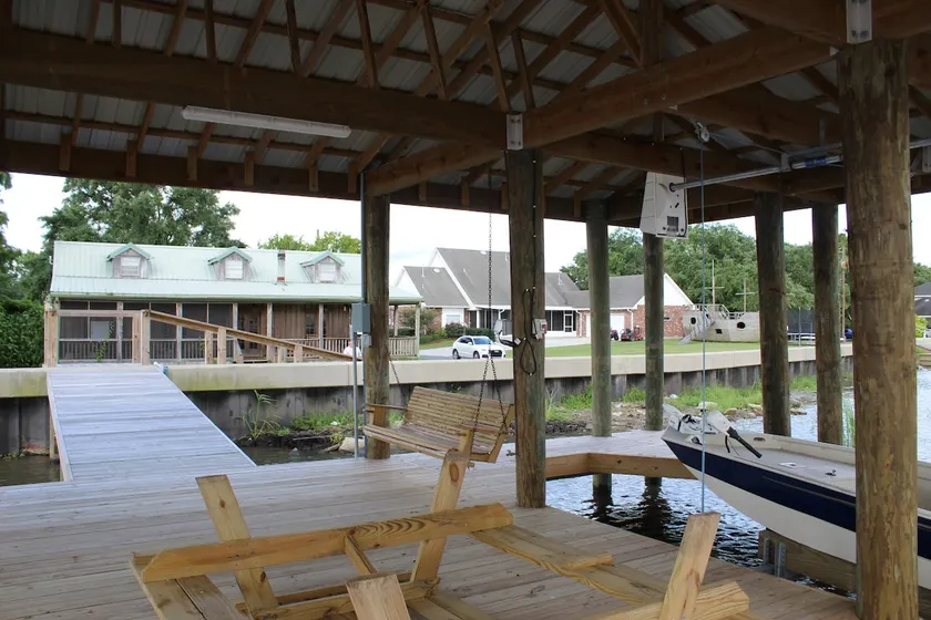 3-bedroom fishing camp with dock and boat slip - Image 1