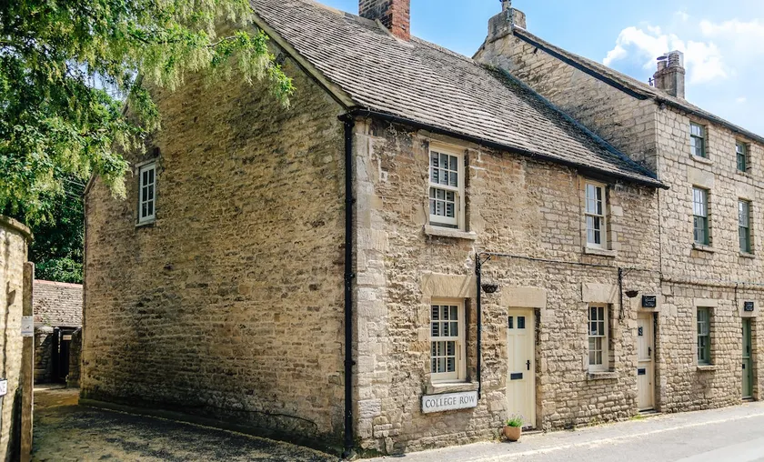 Stylish Cotswold Retreat for two, Log Burner, Garden & Dog Friendly - Image 1