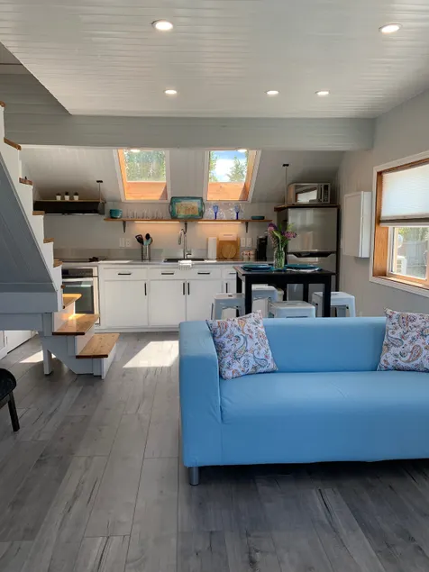 Modern Oceanview Cottage - Image 1