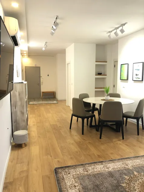 SuCasa Modern & Full of Light - Image 1