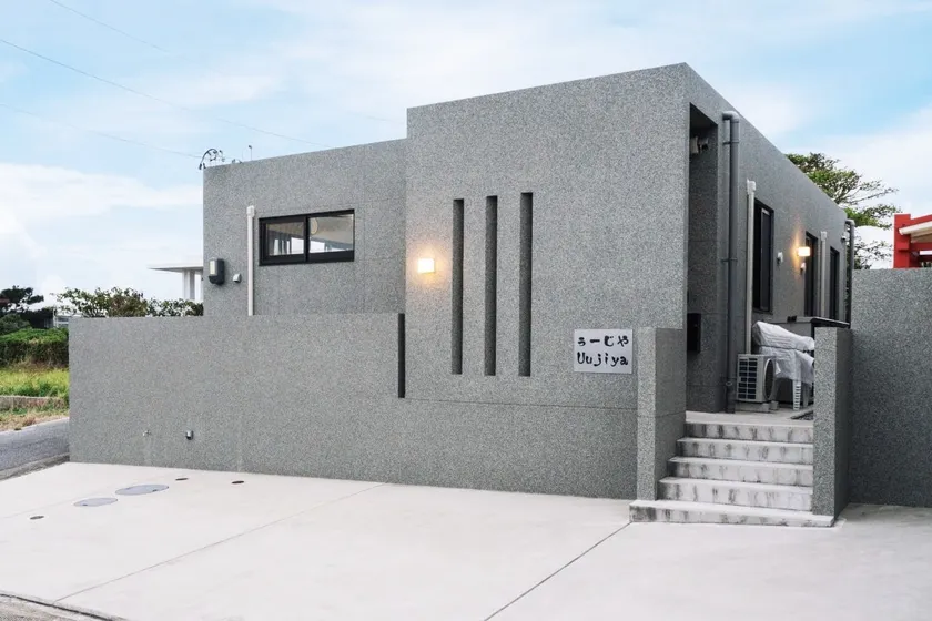 Spacious design villa that can accommodate up to 8 people! Perfect for families! There's a barbecue in the garden! - Image 1