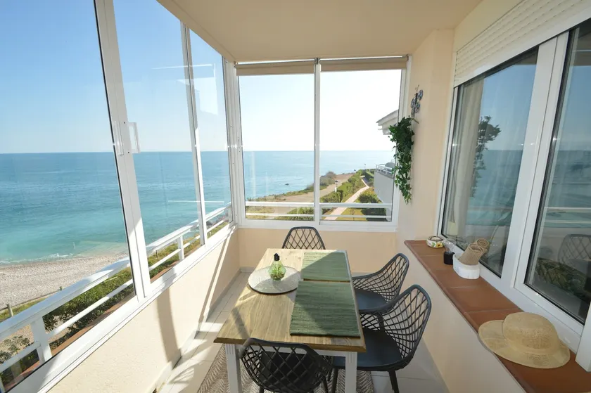 Beautiful apartment on the sea front. - Image 1