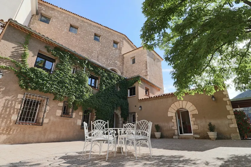 Rural house located in the historic center - Image 1