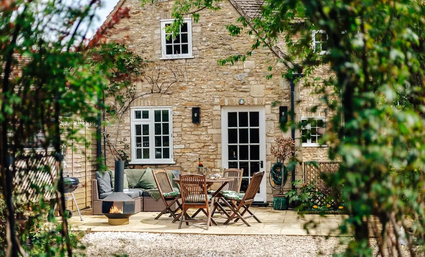 Luxury historic stay, dog-friendly, parking & gdn - Image 1