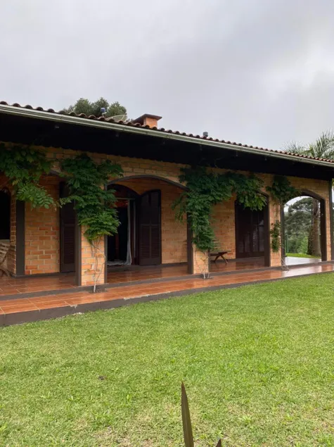 Luxurious Country House in Campo Alegre SC - Image 1