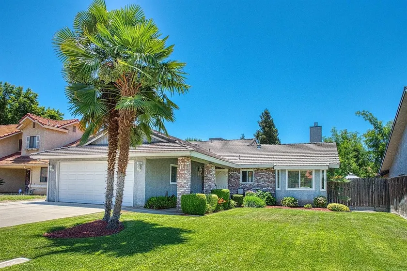 Fountain House -3 BR/2 BA w/pool & hot tub - Image 1