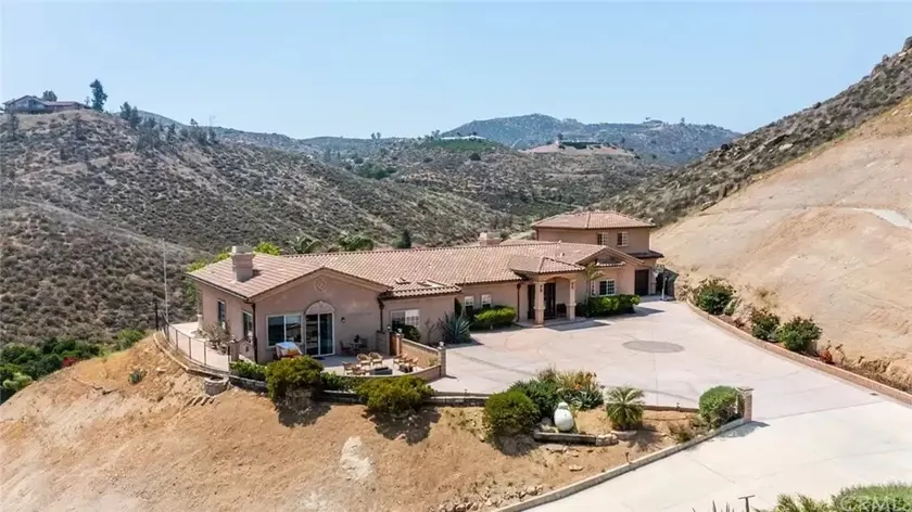 Serenity Mansion - Hilltop mansion with 25 beds! - Image 1
