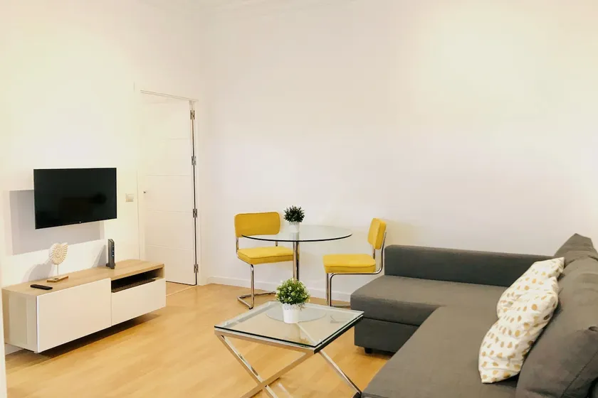 Gleaming & well located apartment in Malaga Center - Image 1