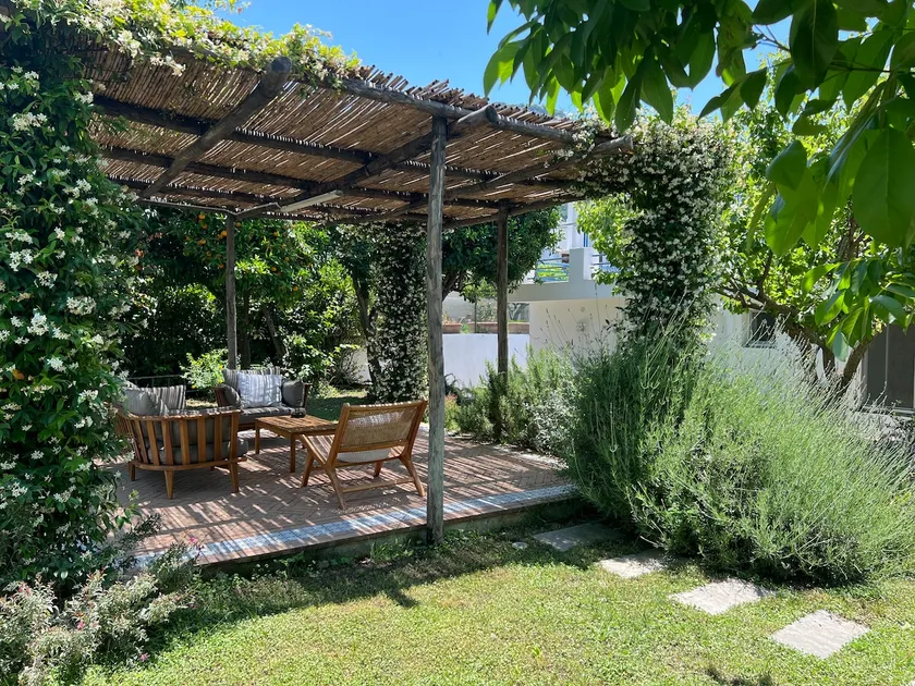 Cozy and bright house with garden - Image 1