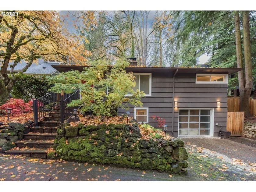 Best Location! Private Jacuzzi & Sauna! - Image 1