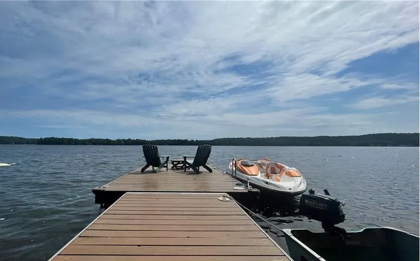 Cozy Weekenders Lakefront Cottage with Hot tub (fishing boat rental available) - Image 1