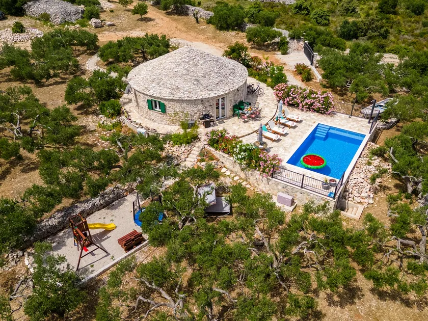 Island Getaway - Heritage House - Image 1