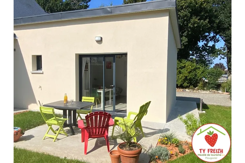 Charmant studio meublé avec terrasse et jardin à Plougastel, proche Brest - Image 1