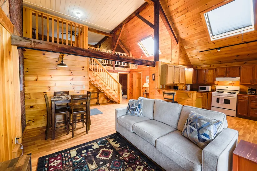 Rustic charm in the centerDowntown Greenville - Image 1