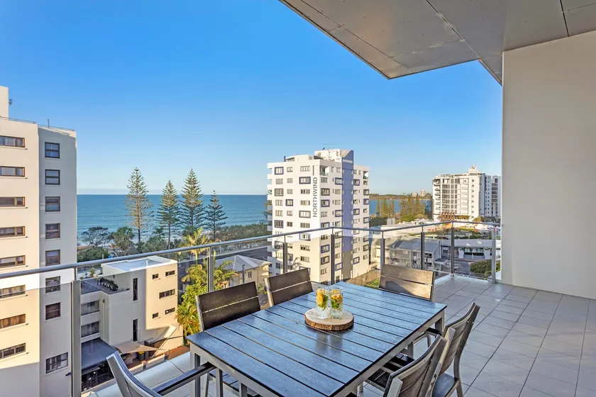 2 Bedroom Top Floor Ocean View Apartment - Image 1