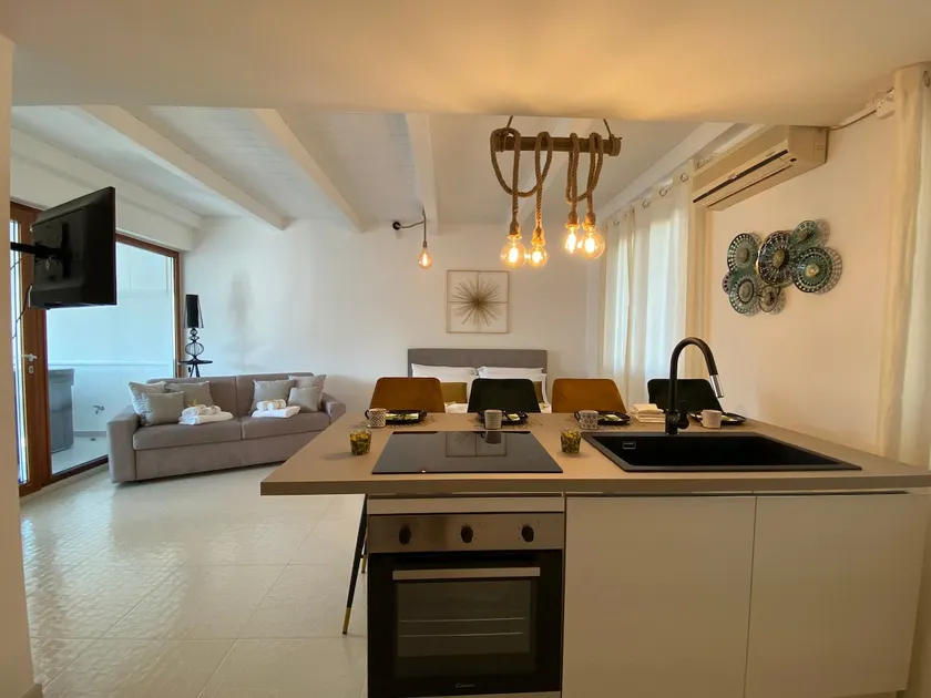 5 Superior Suites - Image 1