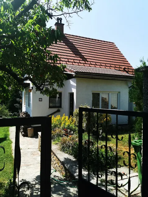 Small cozy house on the outskirts of Vienna - Image 1