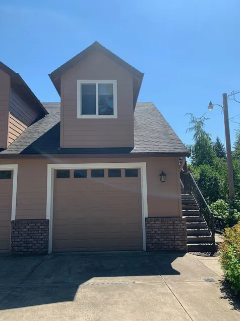 Quiet, spacious cottage apartment; Sleeps 5 - Image 1