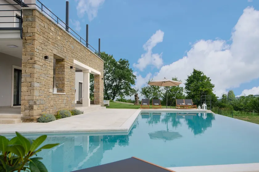 Villa in Istria stunning view & huge infinity pool - Image 1