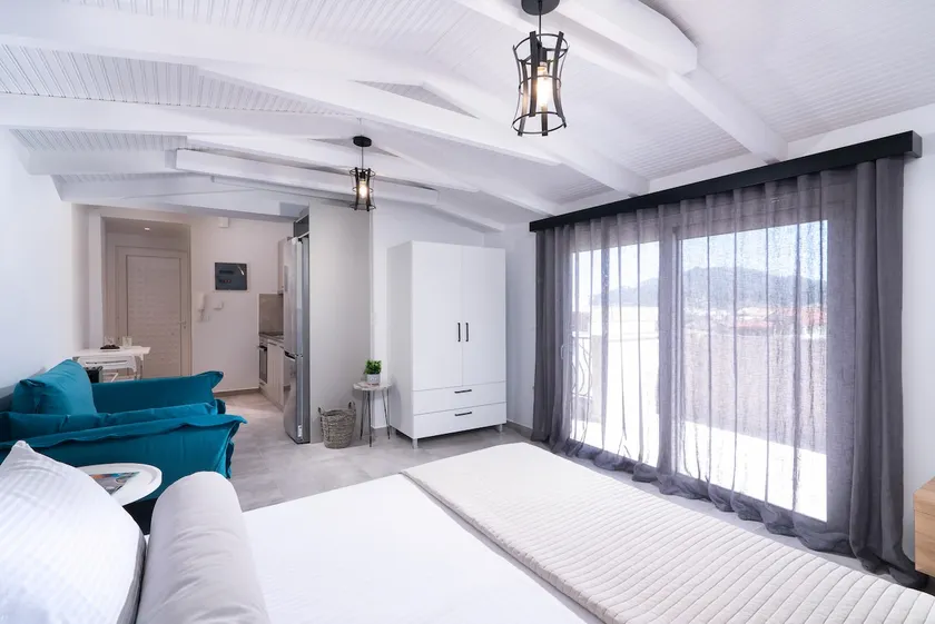 Junior Apartment | Sea & Mountain View [40 m²] - Image 1