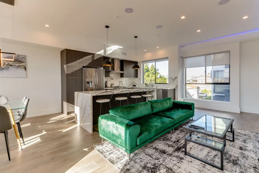 Modern 5 Bedroom Masterpiece With Rooftop Deck - Image 1