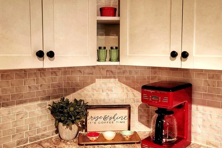 Charming Gretna Bungalow Between Omaha and Lincoln - Image 1