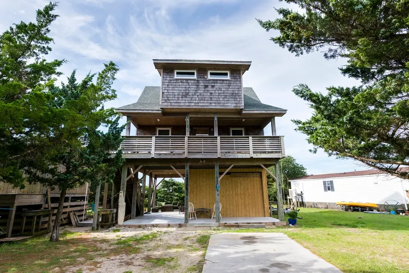Tom’s Waves House - Image 1