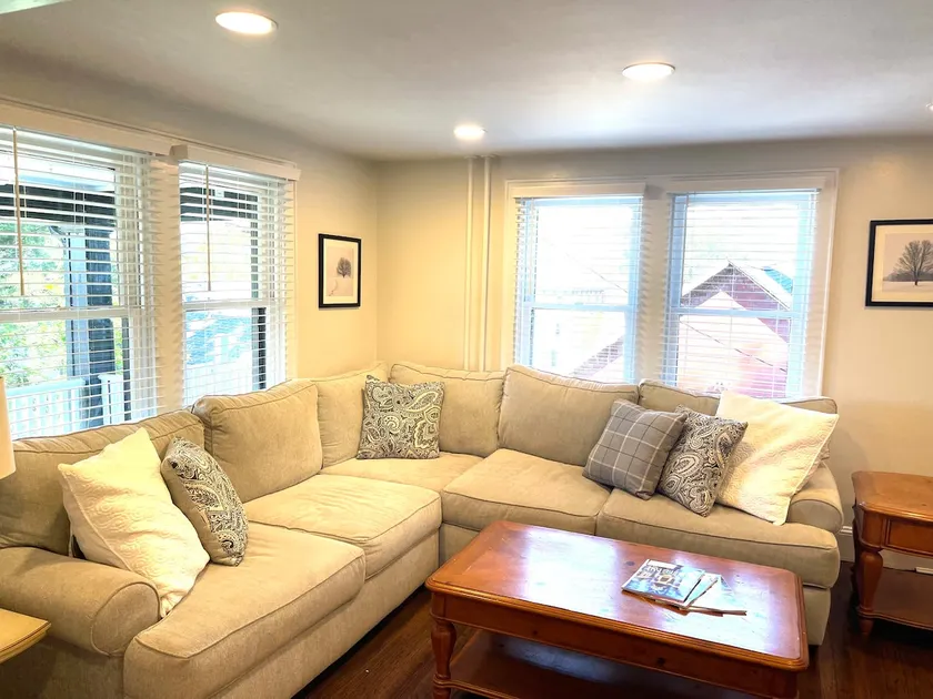Quarry Landing - Center of Town & River View - 3 Bedroom - Image 1