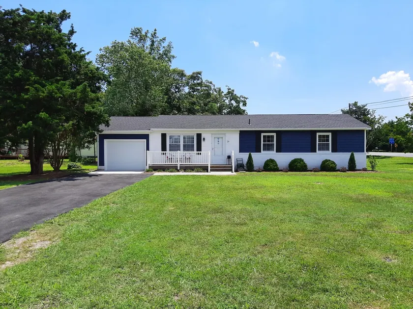 Adorable 3 Bedroom, 2 Bath Home, Close to Bethany! - Image 1