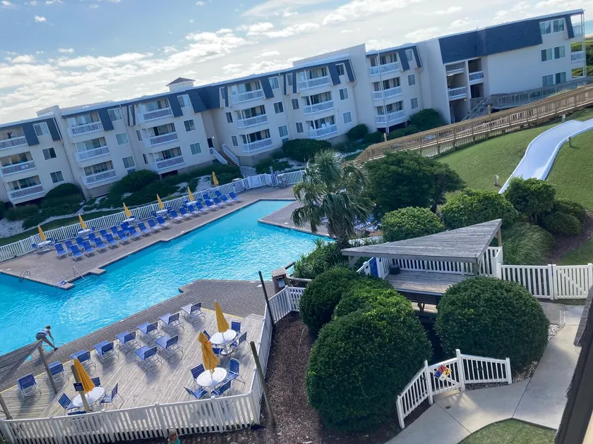 Updated condo in oceanfront resort. - Image 1