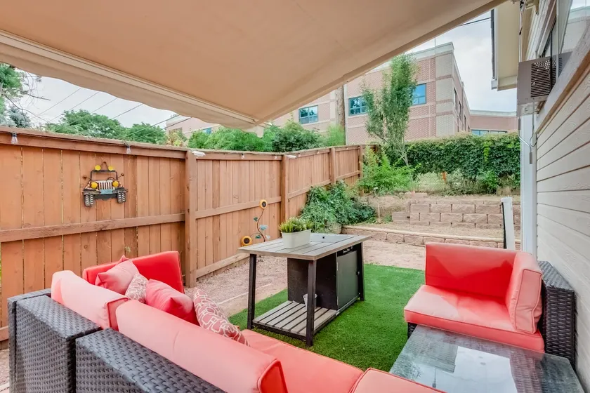 RED ROCKS * Arcade * FIRE PIT * Ping Pong *Private - Image 1