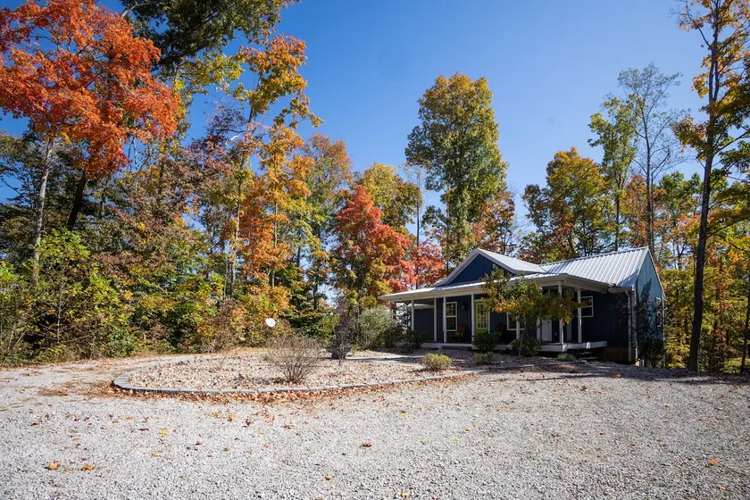 Bluegrass Gables: Lake Cumberland Cottage - Image 1
