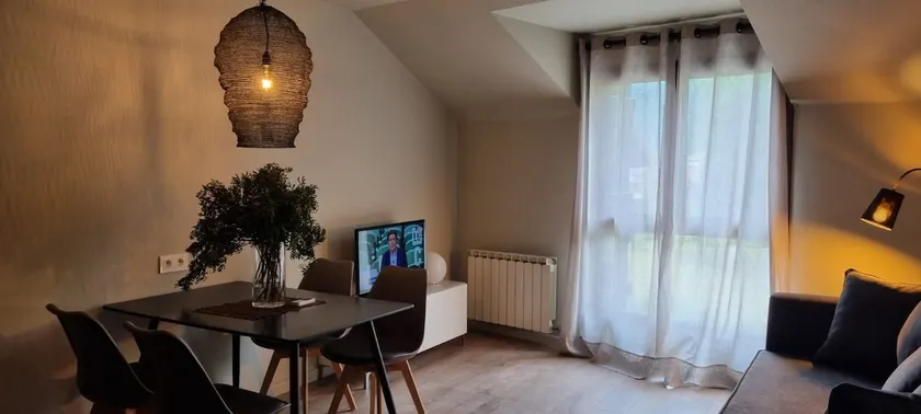 Tierra Boutique, Apartment with double bed and sofa. - Image 1