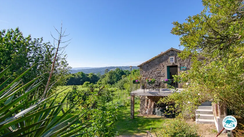 Rural house with pool very close to Santiago. - Image 1