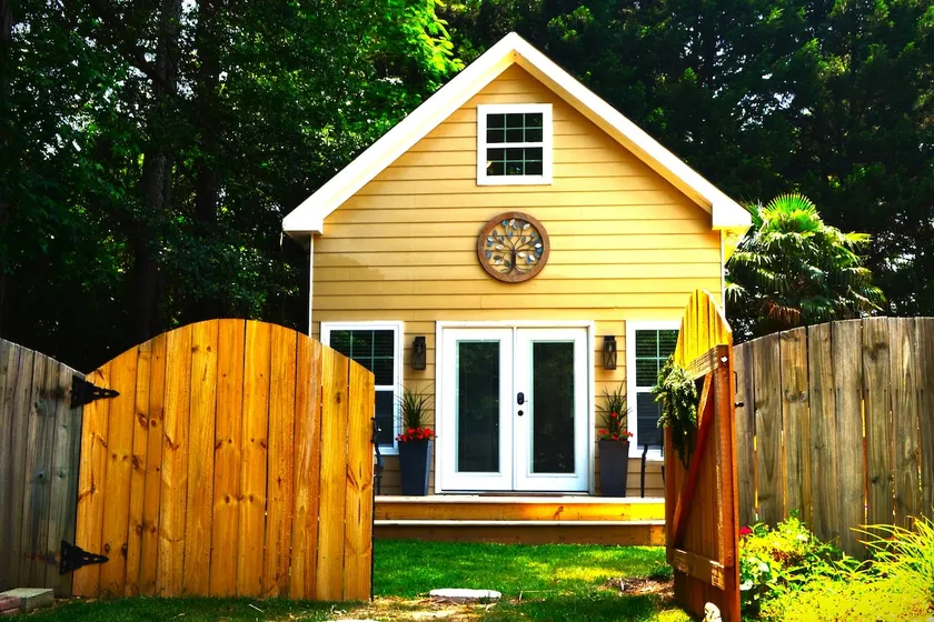 Private, Cozy and Convenient - Image 1