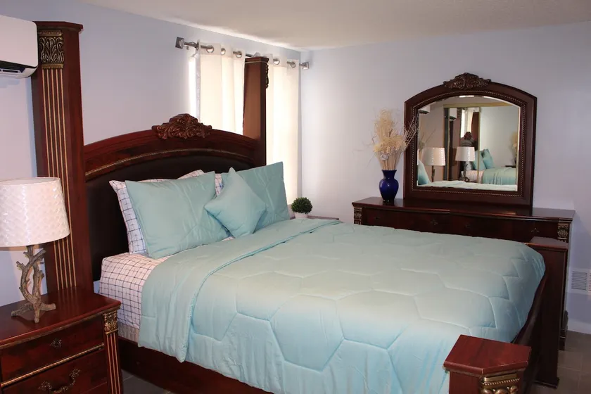 Adorable 2 Bedroom Cottage - Image 1