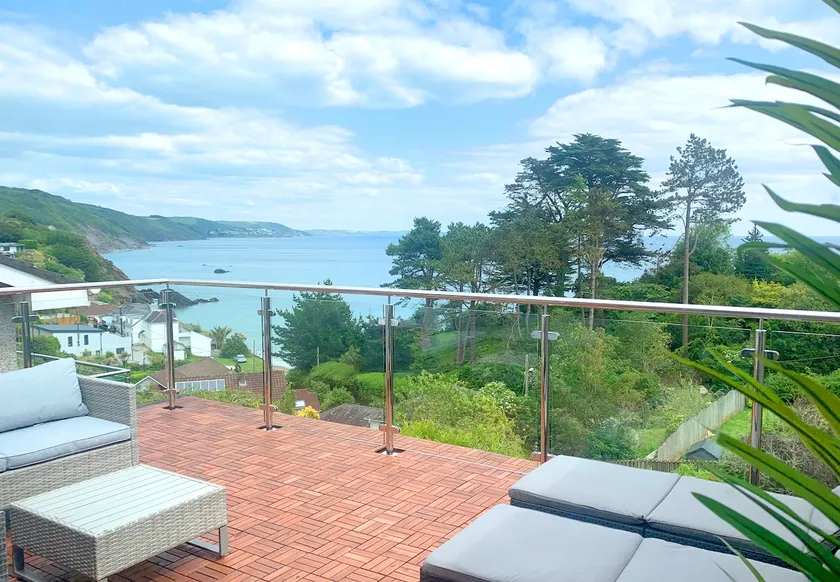 Beachside Dog Friendly Cottage Panoramic Sea Views - Image 1