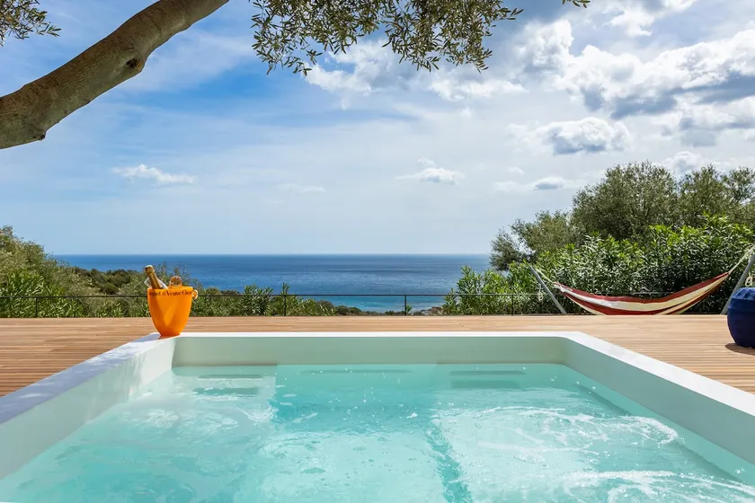 Elegant Sardinian villa with sea view, pool and spa - Image 1