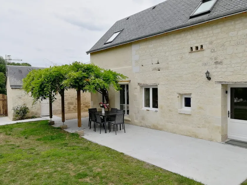 House in the heart of the Marais de Grigny in Chinon - Image 1