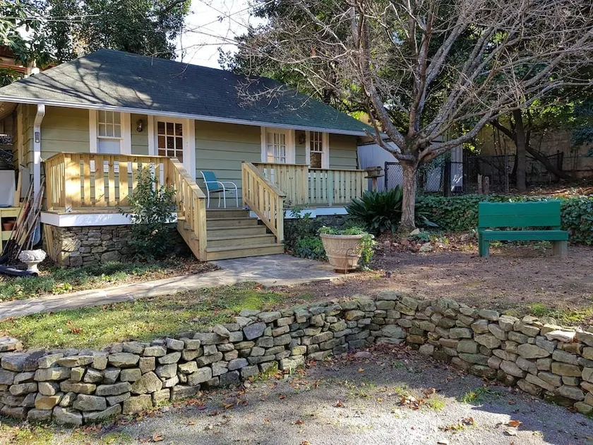 Studio Carriage House - Comfy, Private, Easy - Image 1