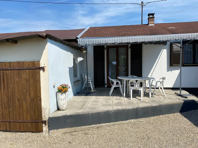 Small village house - Image 1