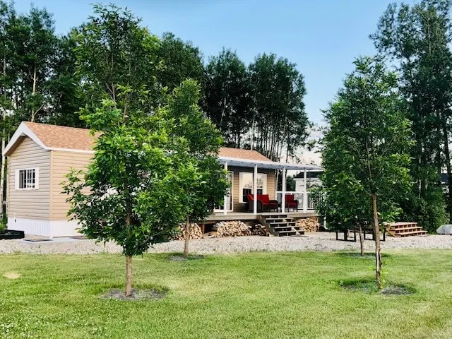Cheery 1-bedroom summer home in Clear Lake Country - Image 1
