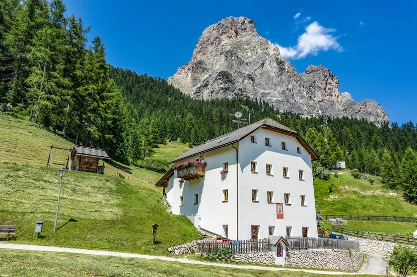 An authentic alpine Airbnb for nature enthusiasts - Image 1