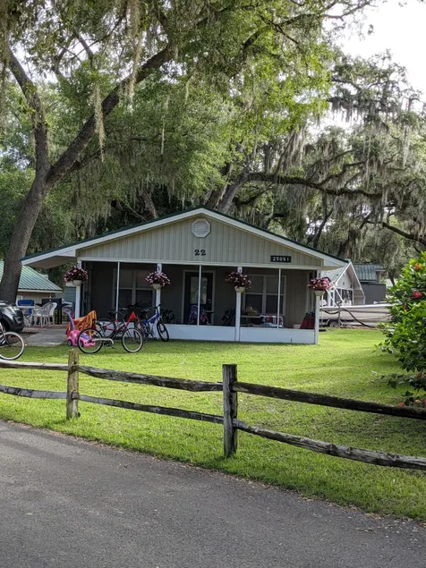 2 Bedroom lake view cabin close to pool, lodge. - Image 1