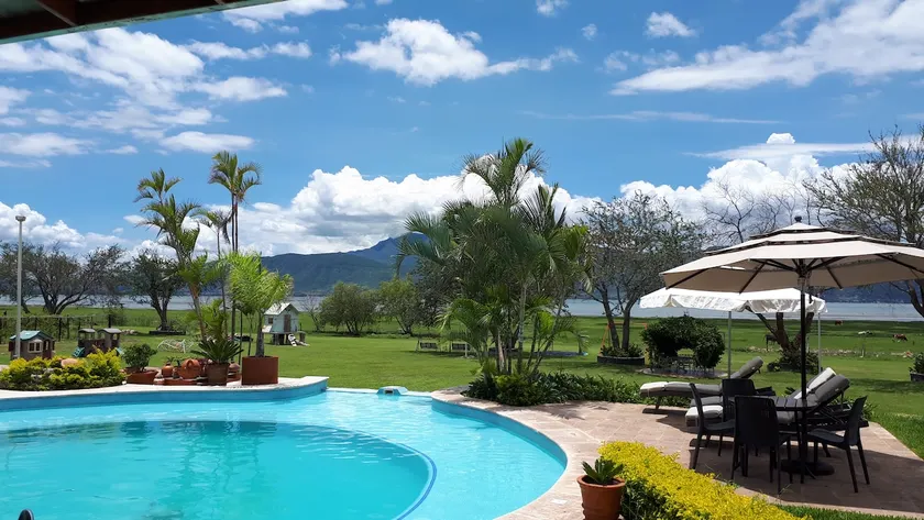 2 Co Pe Villas with Pool and Terrace by the Lake - Image 1