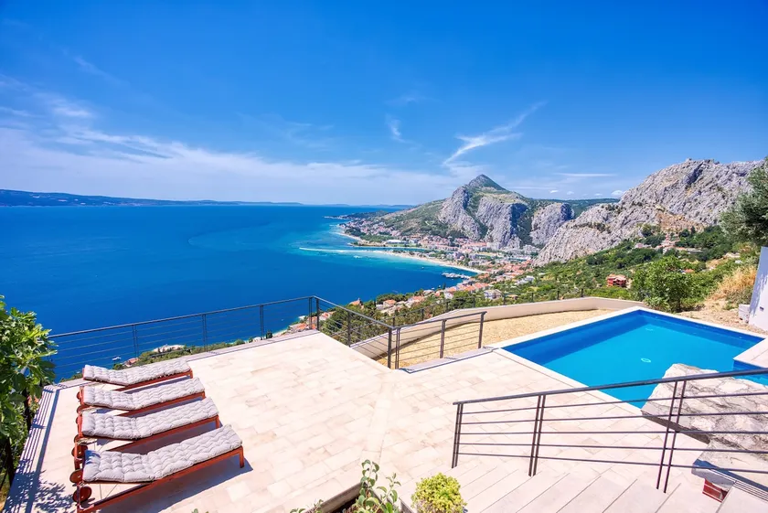 Villa for 6 with an amazing view and private pool! - Image 1