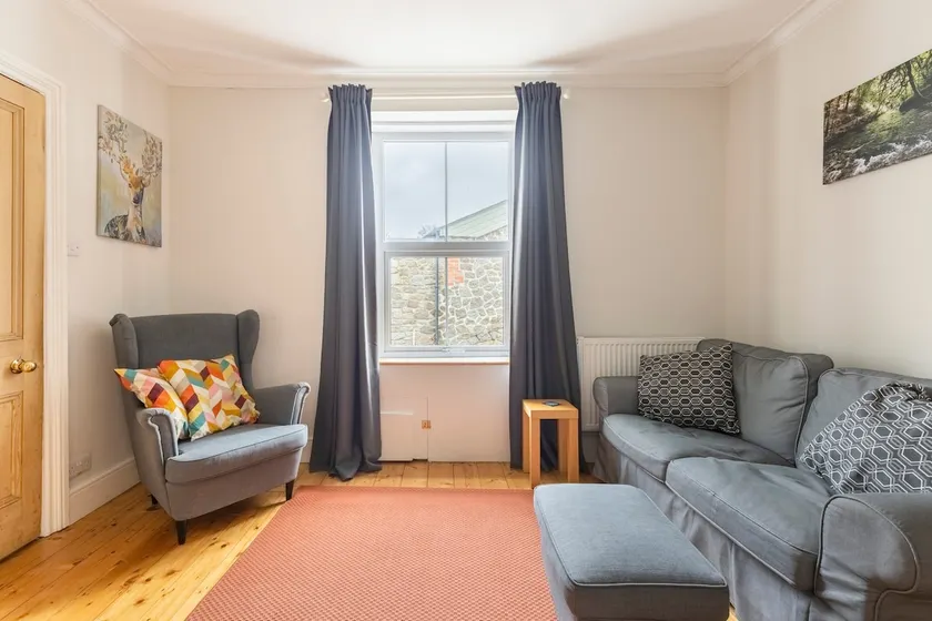 Ten Station Road - Image 1